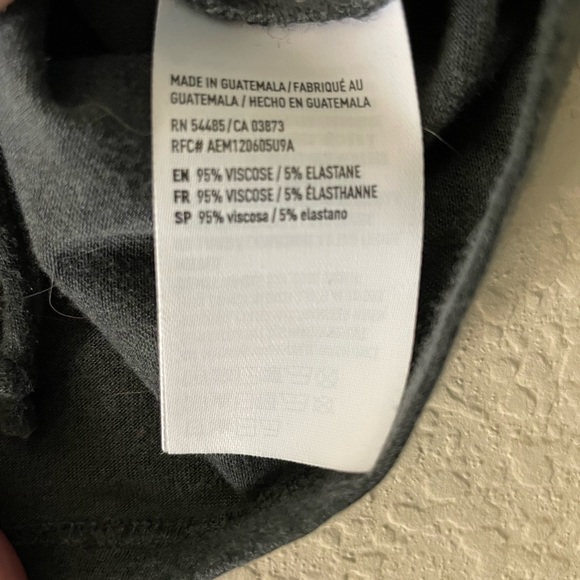 NWOT ▪️ AE Tee - Picture 4 of 5